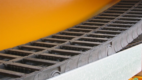 Roller energy chain system in close-up